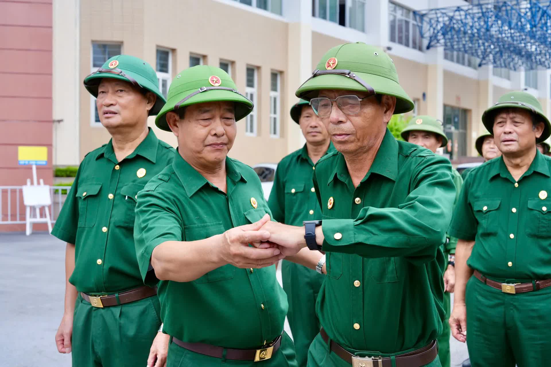 85 cựu chiến binh tiêu biểu phường Ngọc Hà: Vinh dự, tự hào và quyết tâm cho ngày hội lớn của đất nước- Ảnh 4.