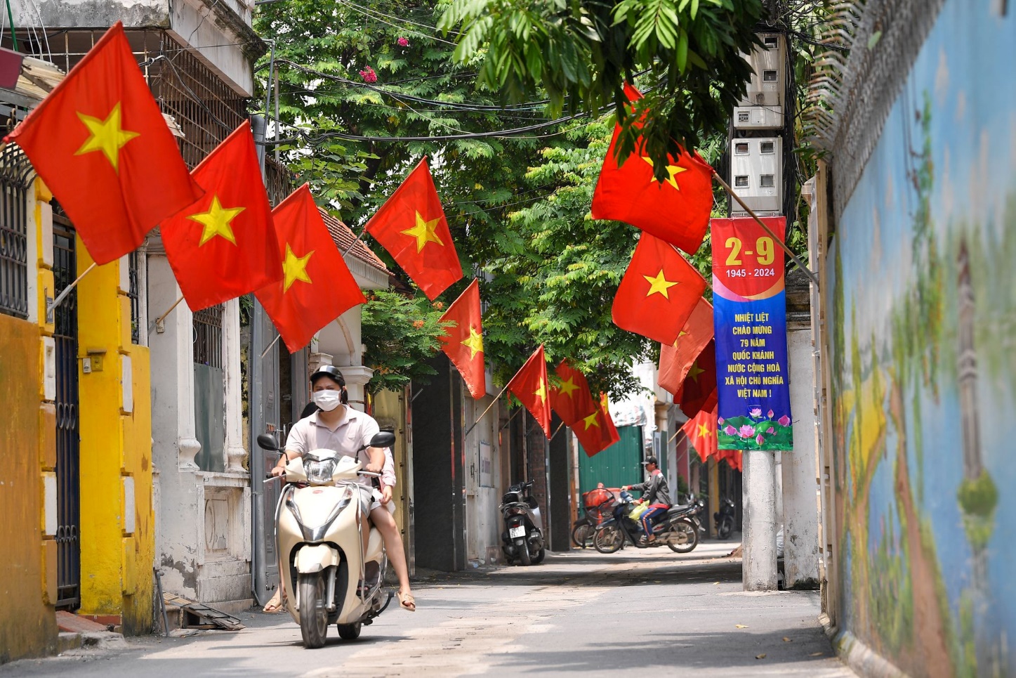 Kỷ niệm 80 năm Cách mạng tháng Tám thành công (19/8/1945 - 19/8/2025) và Quốc khánh nước Cộng hoà xã hội chủ nghĩa Việt Nam (2/9/1945 - 2/9/2025)- Ảnh 2.