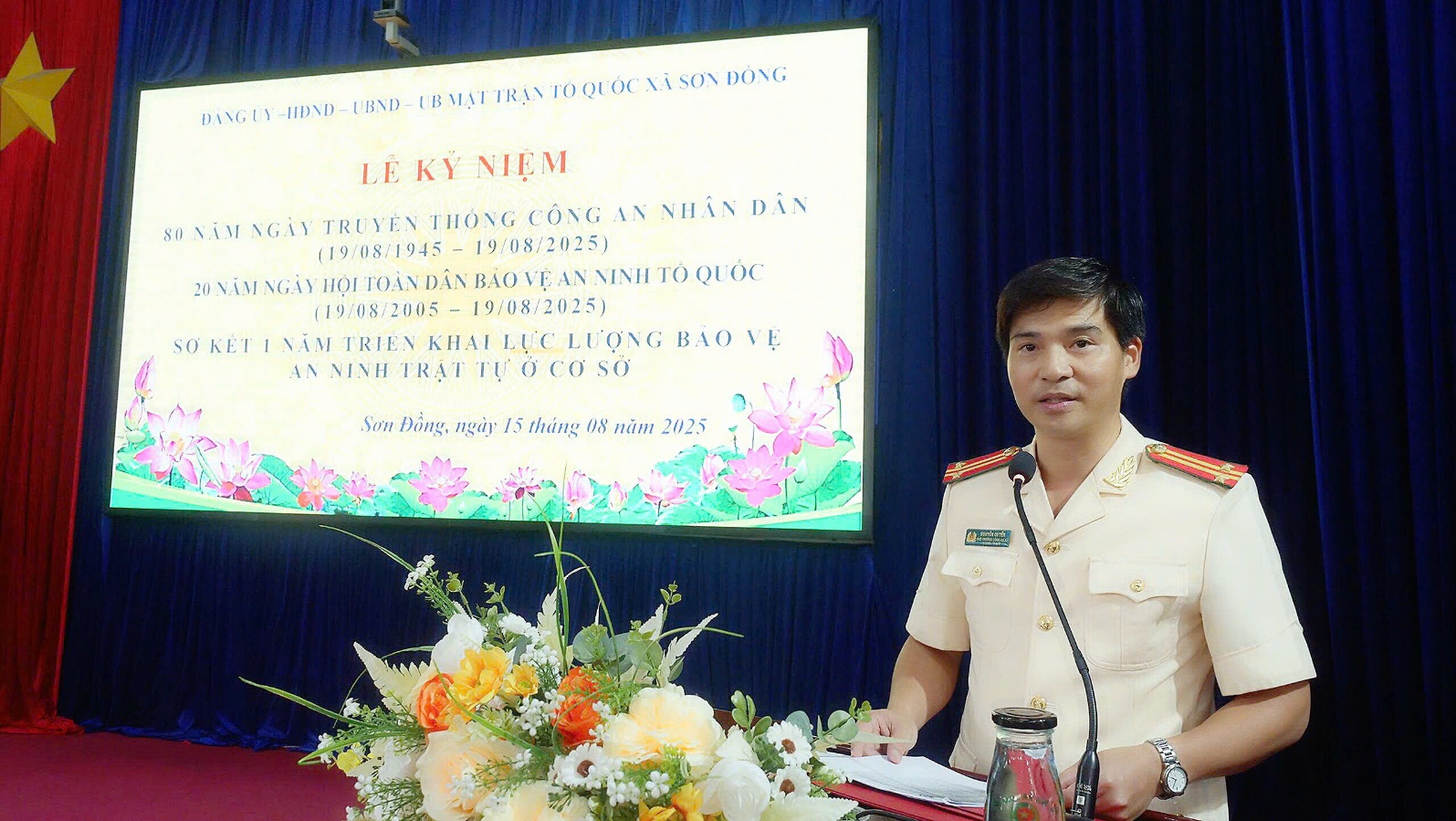 Sơn Đồng tổ chức kỷ niệm 80 năm Ngày truyền thống Công an Nhân dân (19/8/1945-19/8/2025) và 20 năm Ngày hội Toàn dân bảo vệ an ninh Tổ quốc- Ảnh 4.