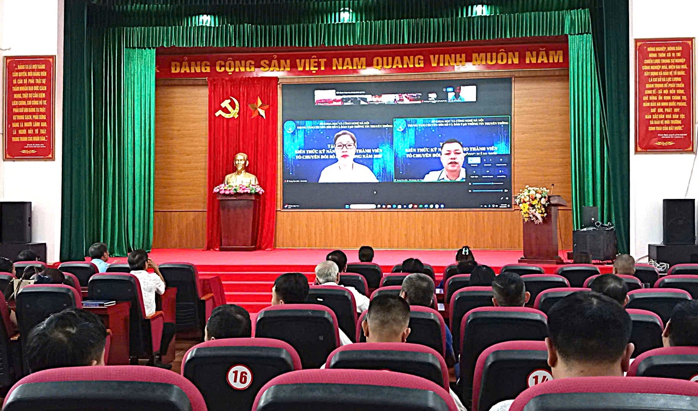 XÃ NỘI BÀI TẬP HUẤN CÔNG TÁC CHUYỂN ĐỔI SỐ- Ảnh 2.
