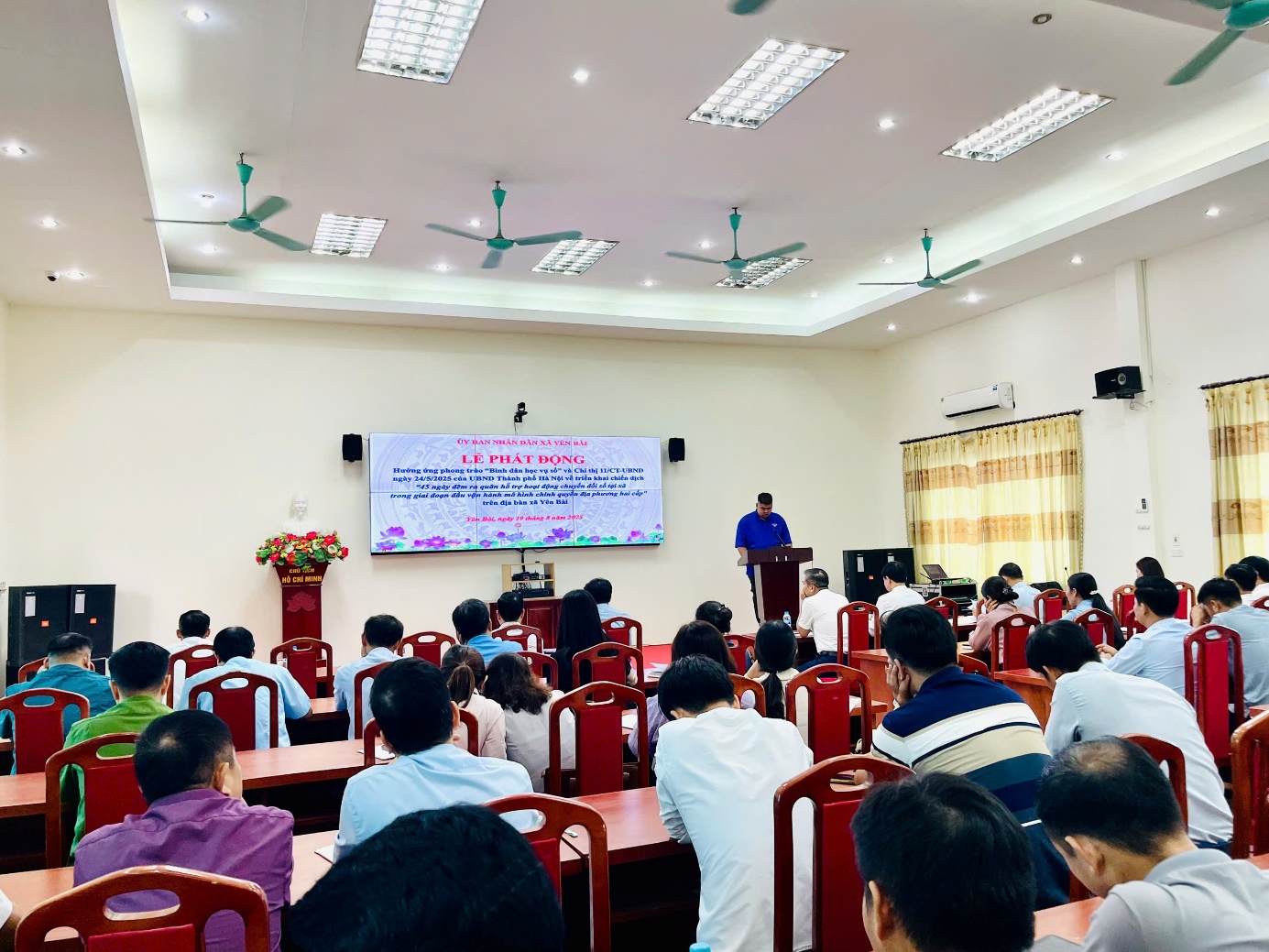 ỦY BAN NHÂN DÂN XÃ YÊN BÀI TỔ CHỨC LỄ PHÁT ĐỘNG HƯỞNG ỨNG PHONG TRÀO “BÌNH DÂN HỌC VỤ SỐ” VÀ TRIỂN KHAI CHIẾN DỊCH 45 NGÀY ĐÊM RA QUÂN HỖ TRỢ HOẠT ĐỘNG CHUYỂN ĐỔI SỐ- Ảnh 8.