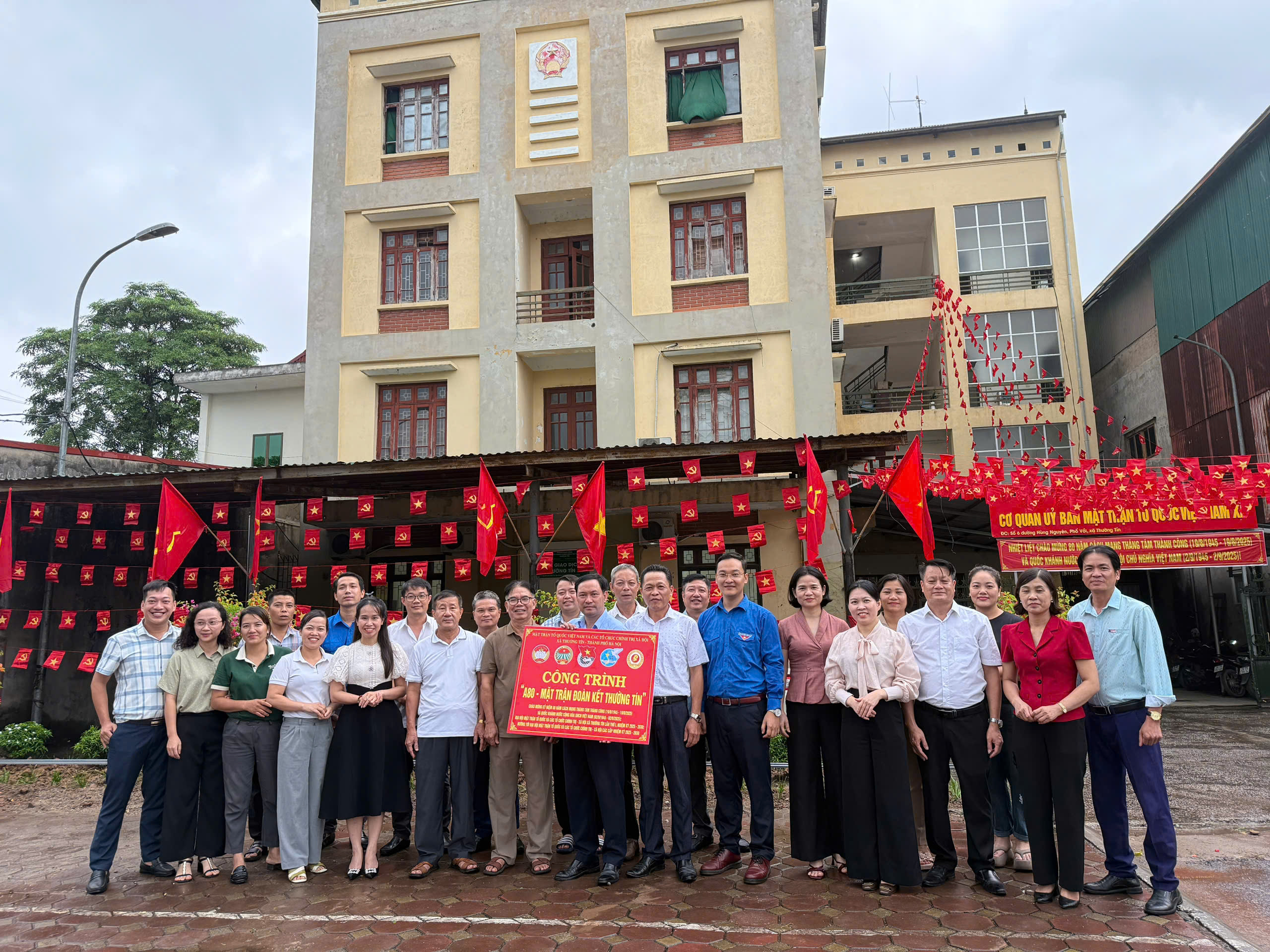 GẮN BIỂN, KHÁNH THÀNH CÔNG TRÌNH “A80 - MẶT TRẬN ĐOÀN KẾT THƯỜNG TÍN”- Ảnh 1.