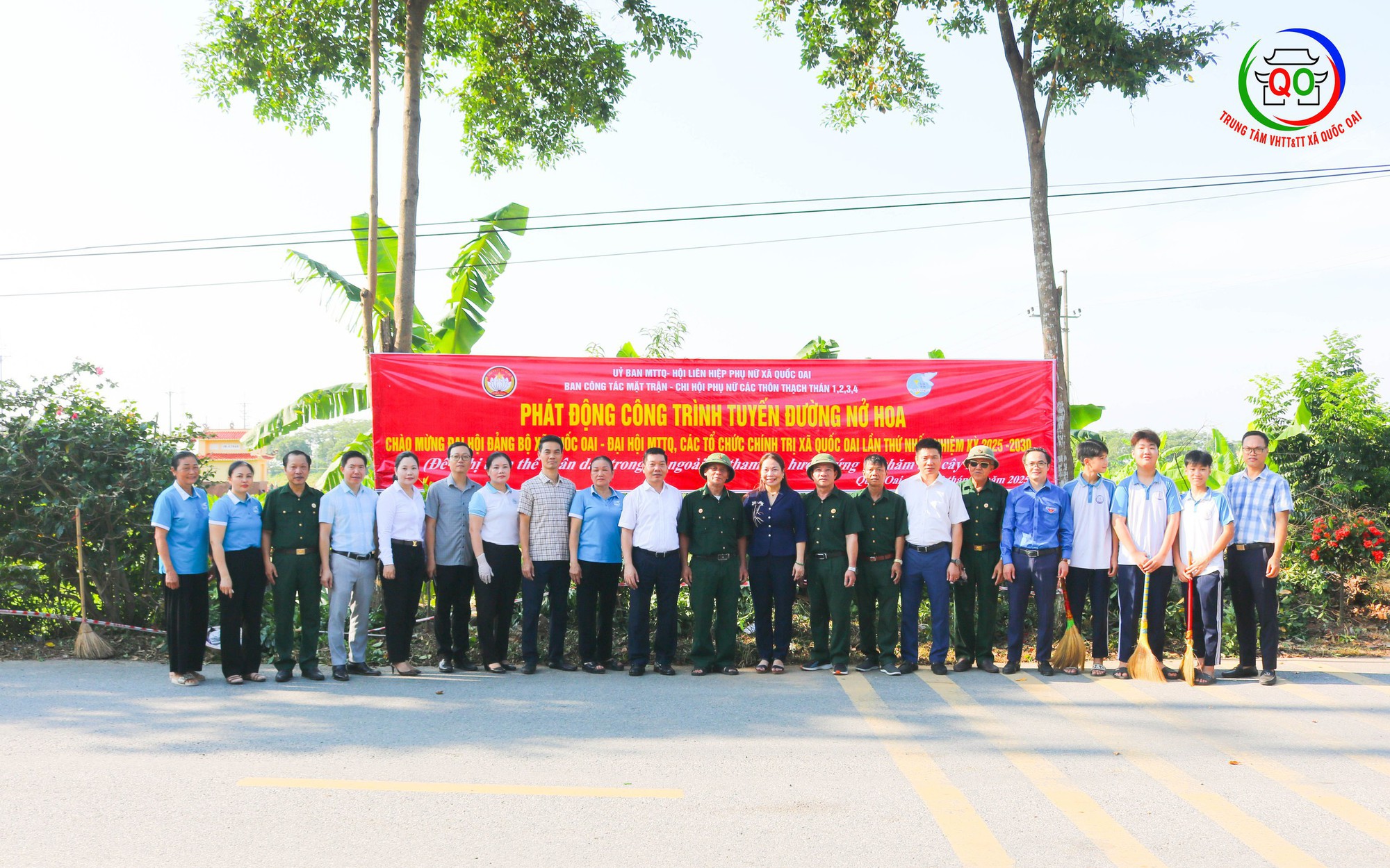 QUỐC OAI ĐỒNG LOẠT RA QUÂN TỔNG VỆ SINH MÔI TRƯỜNG, TRỒNG HOA – CÂY XANH HƯỞNG ỨNG PHONG TRÀO “SÁNG – XANH – SẠCH – ĐẸP”