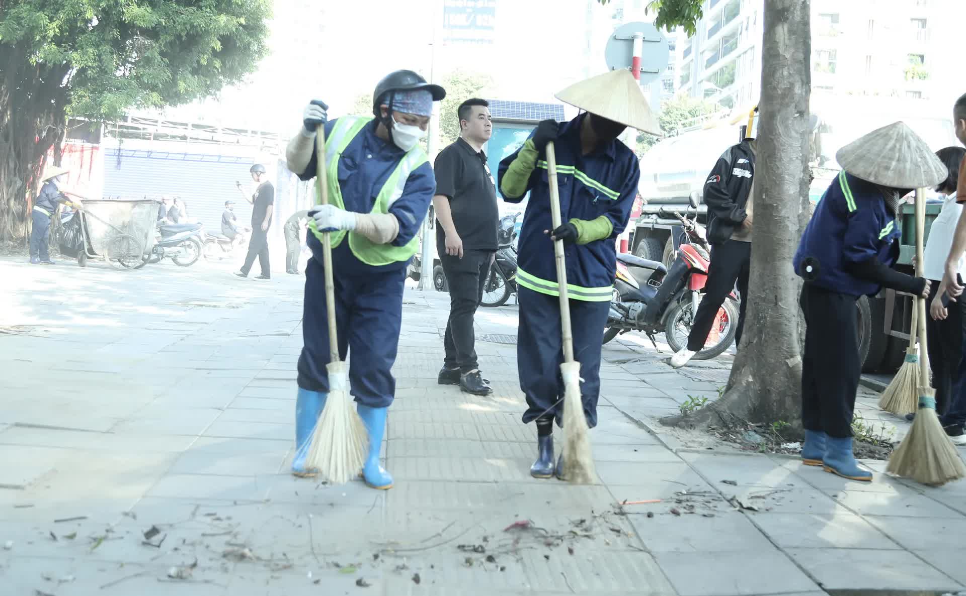 Phường Cầu Giấy ra quân tổng vệ sinh môi trường- Ảnh 7.