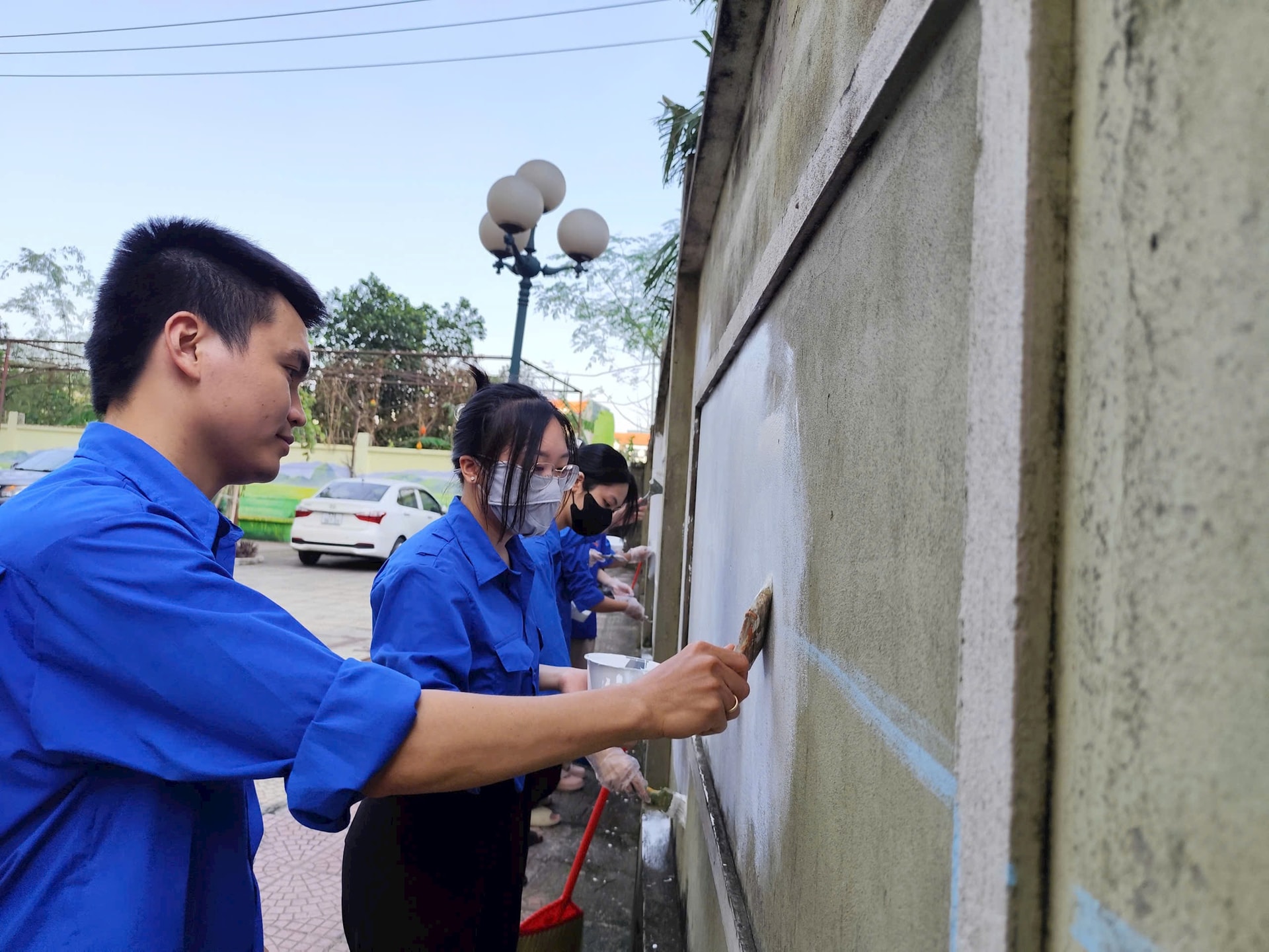 Nét đẹp áo xanh lan tỏa “Ngày cuối tuần xanh” khắp Thủ đô- Ảnh 9.