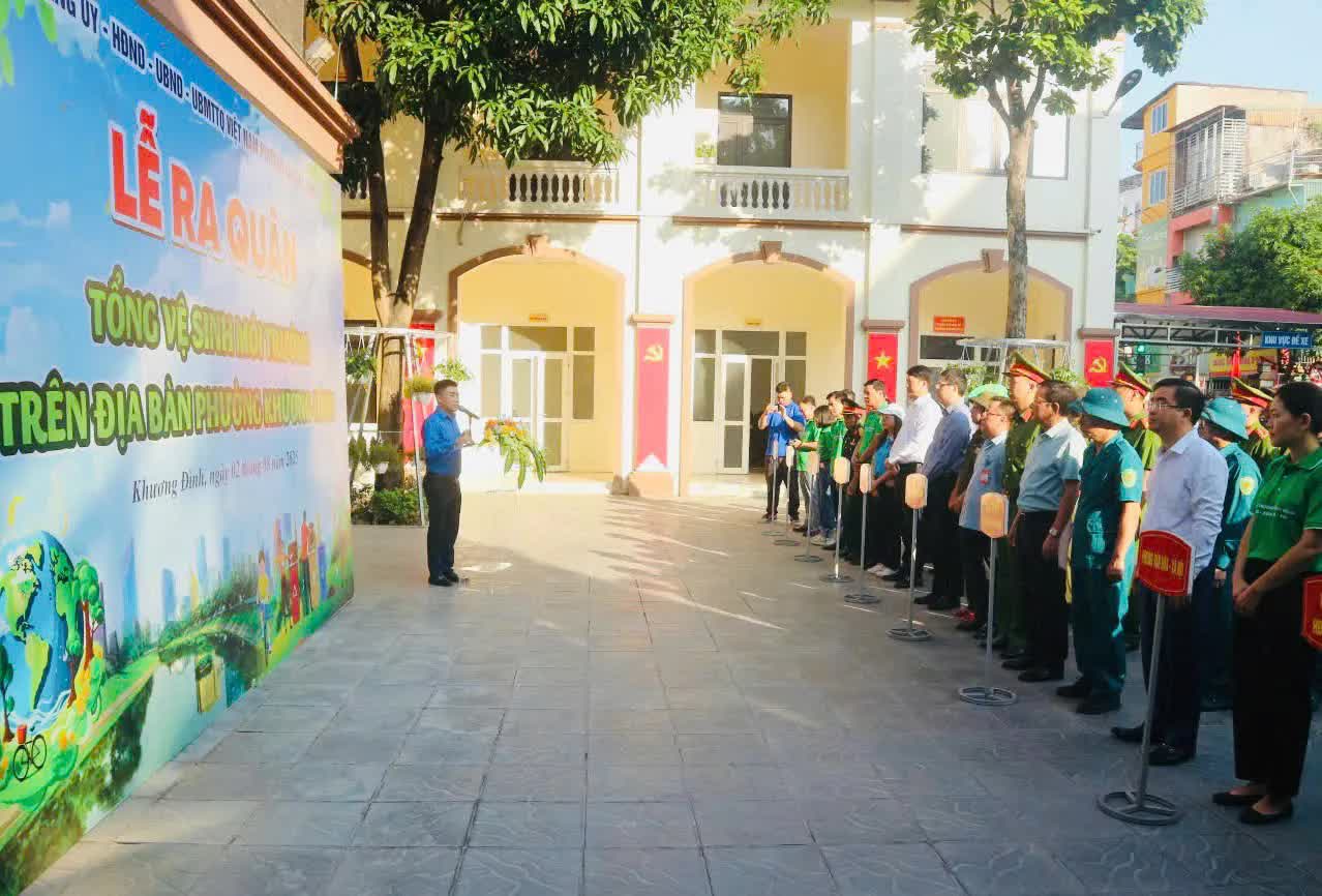 Phường Khương Đình: Tổng vệ sinh môi trường, làm sạch hai bên bờ sông Tô Lịch- Ảnh 1.