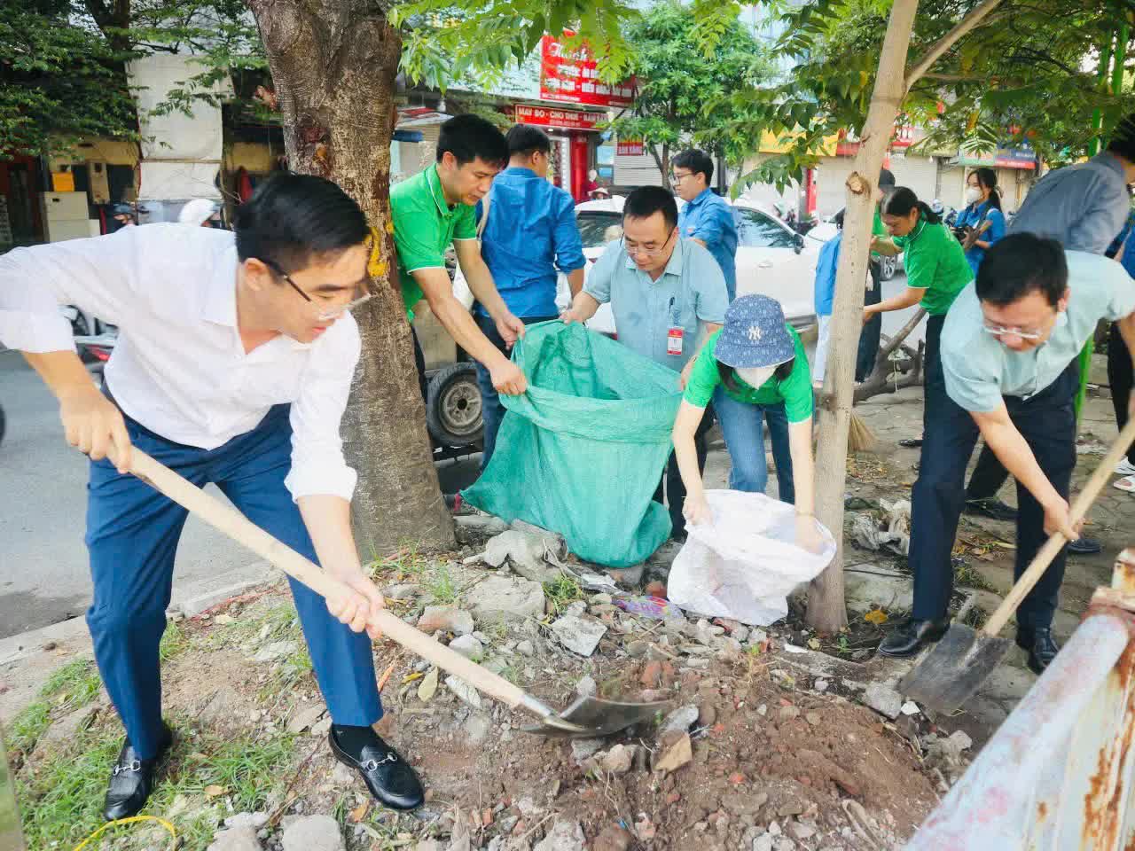 Phường Khương Đình: Tổng vệ sinh môi trường, làm sạch hai bên bờ sông Tô Lịch- Ảnh 5.