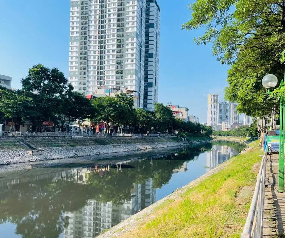 Phường Khương Đình: Tổng vệ sinh môi trường, làm sạch hai bên bờ sông Tô Lịch- Ảnh 3.