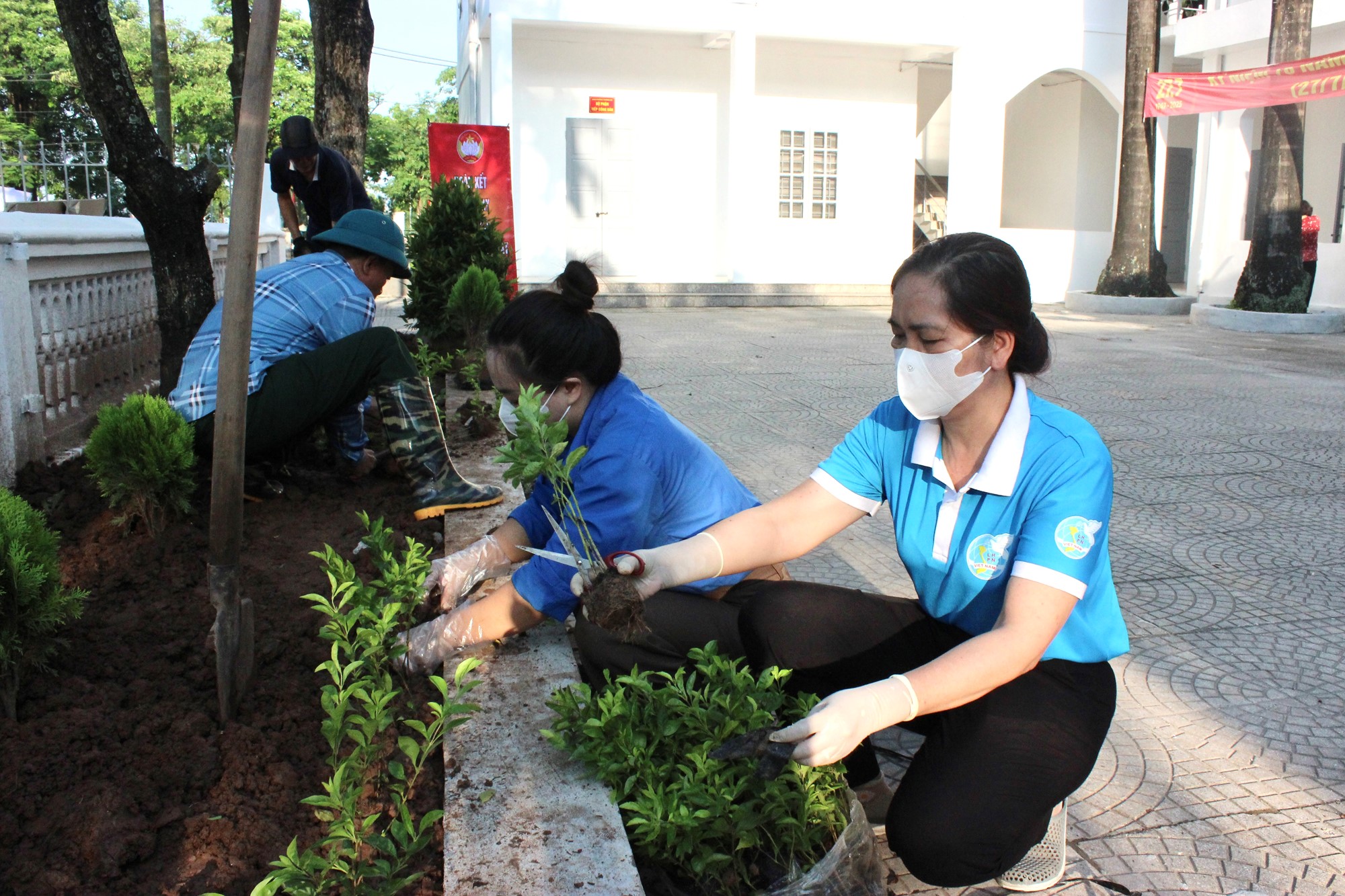Phường Thượng Cát duy trì phong trào “Ngày thứ Bảy xanh” xây dựng phường “Sáng – xanh - sạch - đẹp”- Ảnh 5.