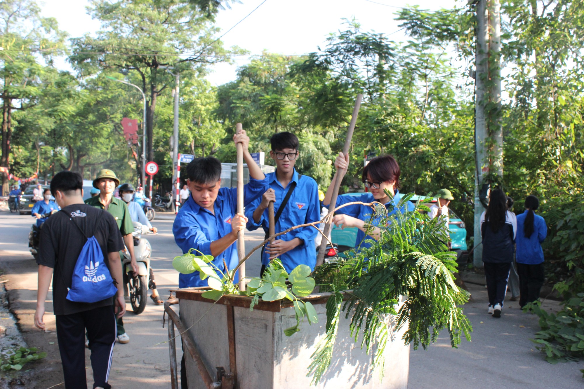 Phường Thượng Cát duy trì phong trào “Ngày thứ Bảy xanh” xây dựng phường “Sáng – xanh - sạch - đẹp”- Ảnh 10.