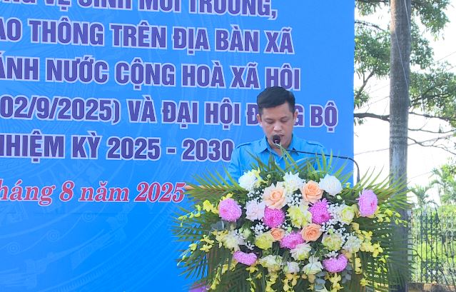 Phúc Lộc ra quân vệ sinh môi trường, trang trí tuyên truyền chuẩn bị Đại hội đại biểu Đảng bộ xã lần thứ I- Ảnh 4.