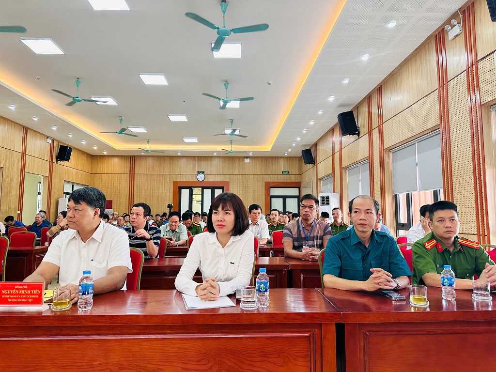 PHƯỜNG PHƯƠNG LIỆT TỔ CHỨC RA QUÂN TỔNG VỆ SINH MÔI TRƯỜNG TRÊN ĐỊA BÀN TOÀN PHƯỜNG SÁNG 02/8- Ảnh 1.