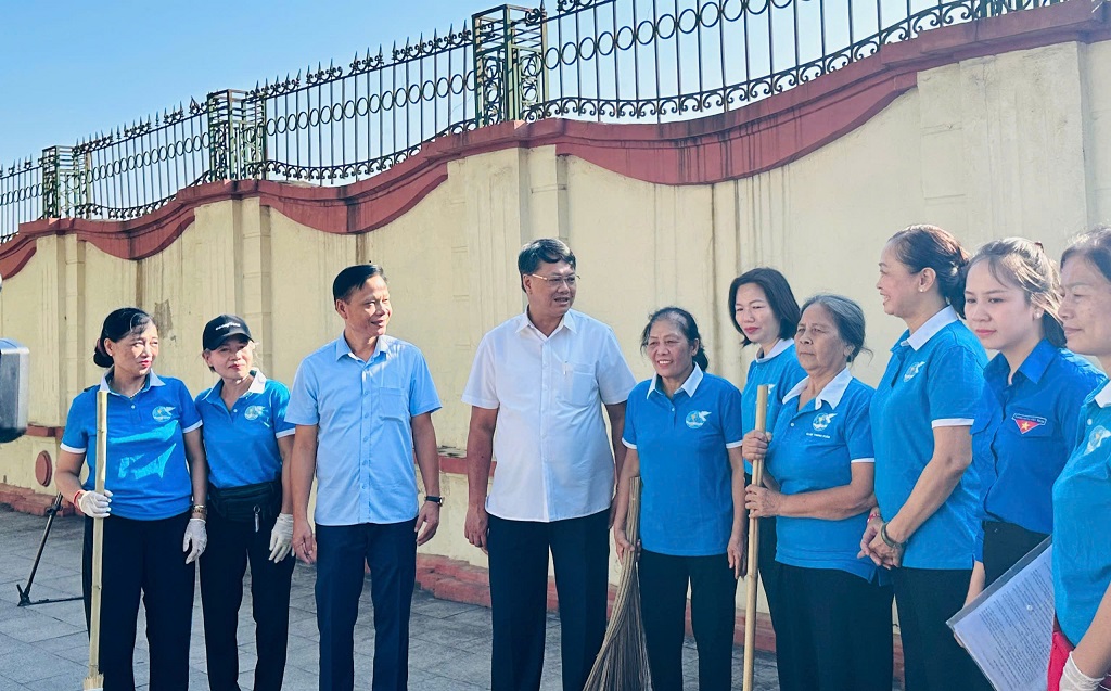 PHƯỜNG PHƯƠNG LIỆT TỔ CHỨC RA QUÂN TỔNG VỆ SINH MÔI TRƯỜNG TRÊN ĐỊA BÀN TOÀN PHƯỜNG SÁNG 02/8- Ảnh 5.