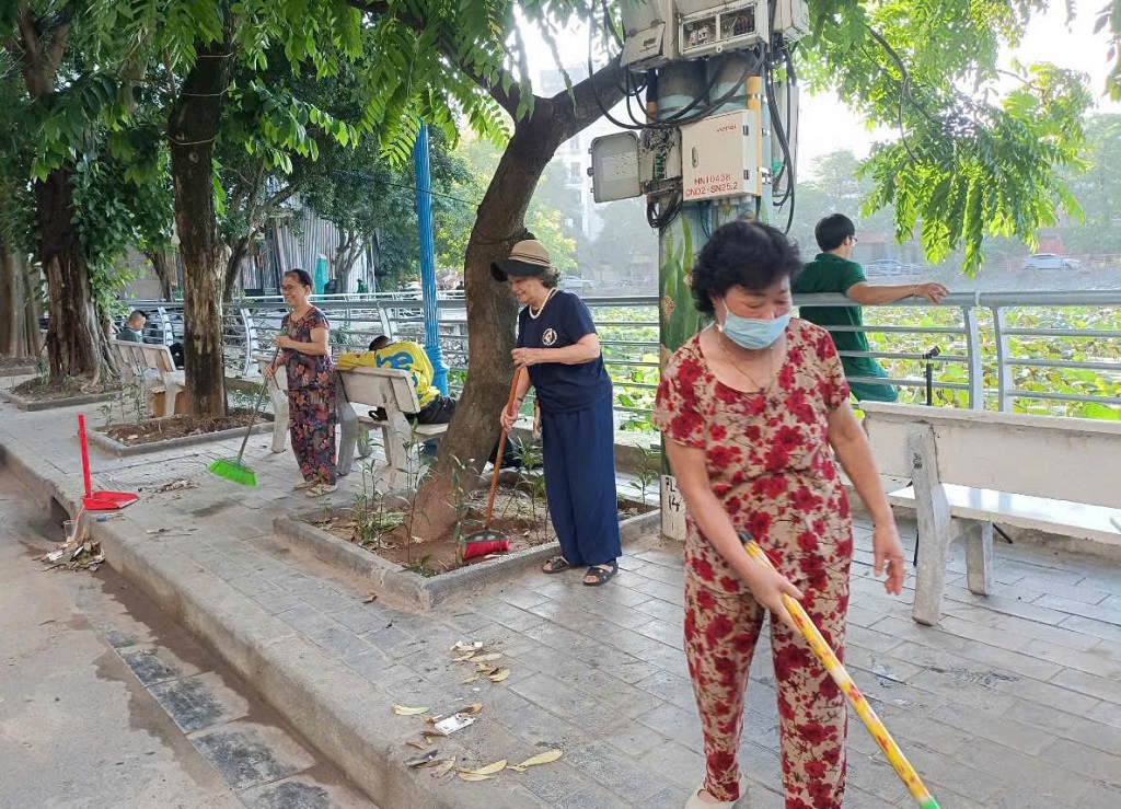 Chùm ảnh: Tổng VSMT trên địa bàn phường Phương Liệt - Chung tay vì môi trường xanh- Ảnh 6.