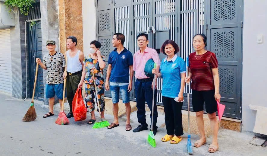 Chùm ảnh: Tổng VSMT trên địa bàn phường Phương Liệt - Chung tay vì môi trường xanh- Ảnh 7.
