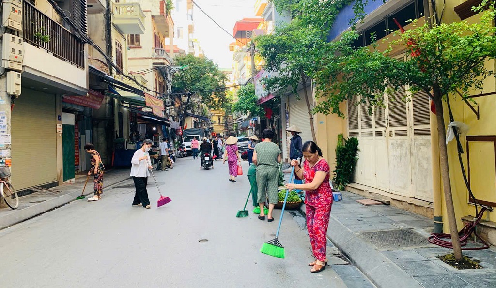 Chùm ảnh: Tổng VSMT trên địa bàn phường Phương Liệt - Chung tay vì môi trường xanh- Ảnh 9.