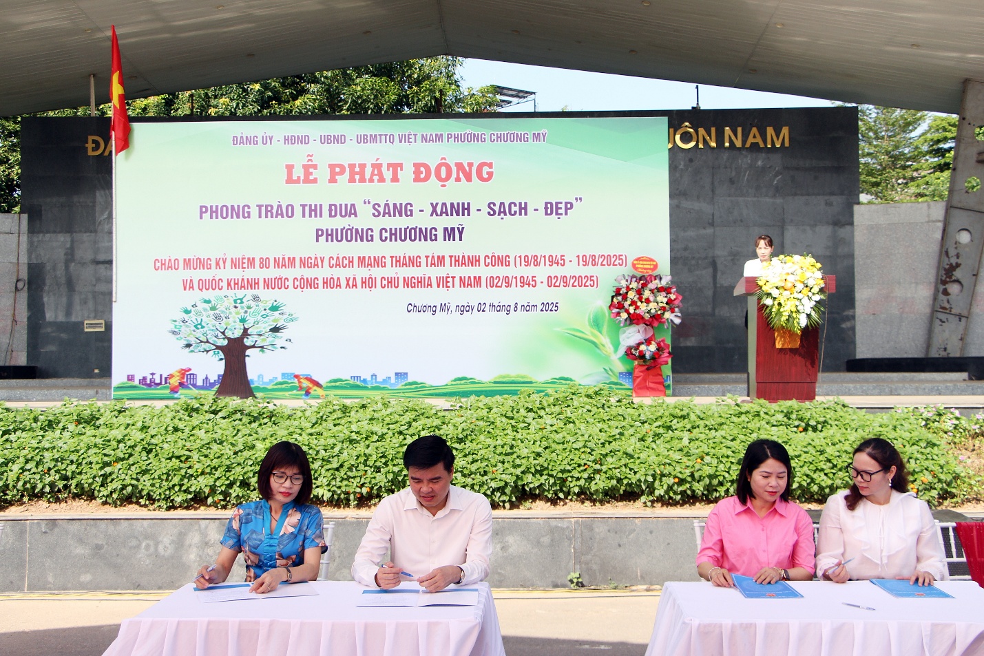 Phường Chương Mỹ phát động phong trào “Sáng - Xanh - Sạch - Đẹp”, ra quân tổng vệ sinh môi trường- Ảnh 2.