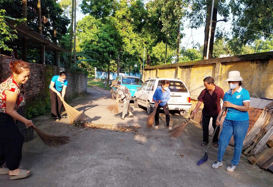 Phường Chương Mỹ phát động phong trào “Sáng - Xanh - Sạch - Đẹp”, ra quân tổng vệ sinh môi trường- Ảnh 20.