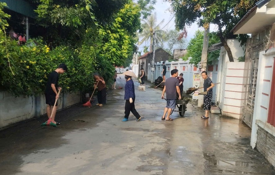 XÃ YÊN LÃNG DUY TRÌ THƯỜNG XUYÊN HOẠT ĐỘNG TỔNG VỆ SINH MÔI TRƯỜNG TẠI CÁC KHU DÂN CƯ- Ảnh 2.