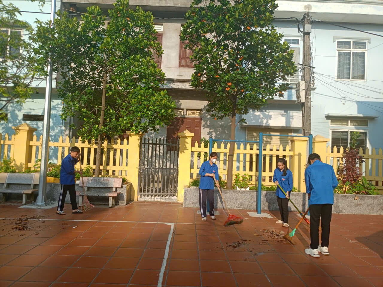 XÃ YÊN LÃNG DUY TRÌ THƯỜNG XUYÊN HOẠT ĐỘNG TỔNG VỆ SINH MÔI TRƯỜNG TẠI CÁC KHU DÂN CƯ- Ảnh 4.