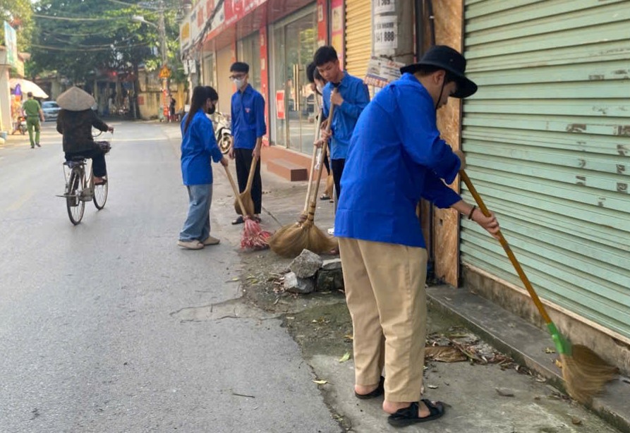 XÃ YÊN LÃNG DUY TRÌ THƯỜNG XUYÊN HOẠT ĐỘNG TỔNG VỆ SINH MÔI TRƯỜNG TẠI CÁC KHU DÂN CƯ- Ảnh 7.