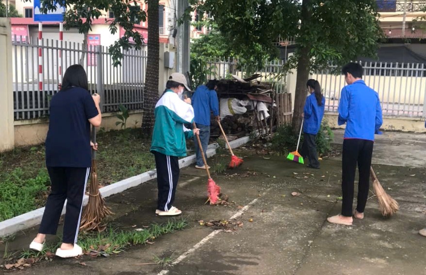 XÃ YÊN LÃNG DUY TRÌ THƯỜNG XUYÊN HOẠT ĐỘNG TỔNG VỆ SINH MÔI TRƯỜNG TẠI CÁC KHU DÂN CƯ- Ảnh 8.