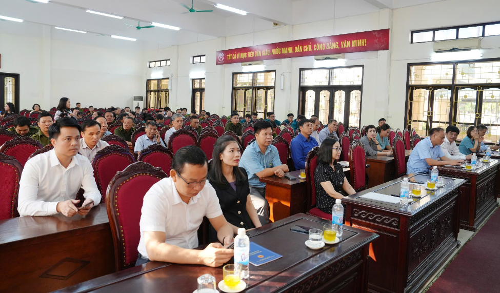 Xã Đan Phượng ra quân tổng vệ sinh môi trường, đảm bảo trật tự văn minh đô thị.- Ảnh 1.
