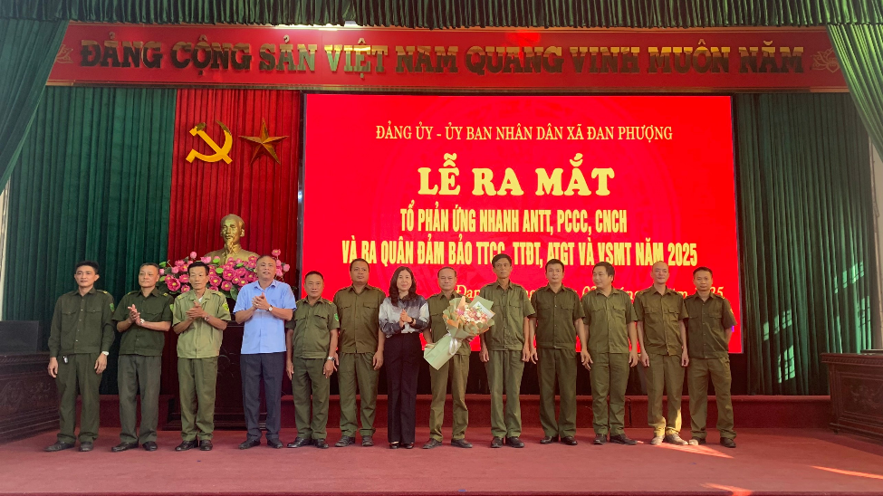 Xã Đan Phượng ra quân tổng vệ sinh môi trường, đảm bảo trật tự văn minh đô thị.- Ảnh 3.