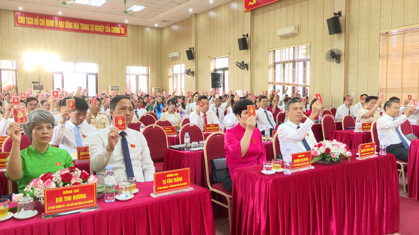 Ngày làm việc thứ nhất Đại hội đại biểu Đảng bộ xã An Khánh lần thứ I, nhiệm kỳ 2025-2030- Ảnh 3.