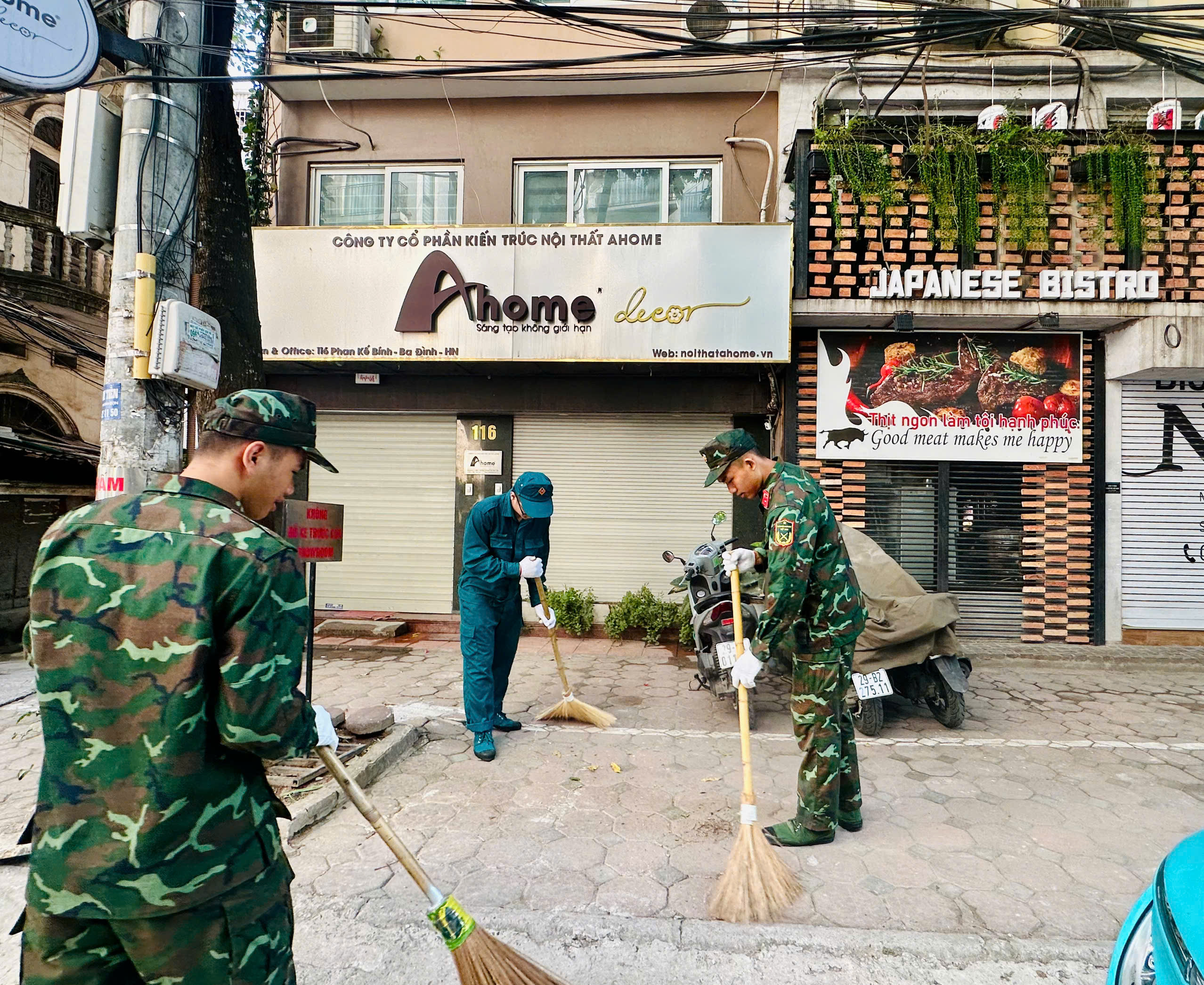 Phường Ngọc Hà tổ chức ra quân cao điểm tổng vệ sinh môi trường, trật tự đô thị, vệ sinh an toàn thực phẩm- Ảnh 19.