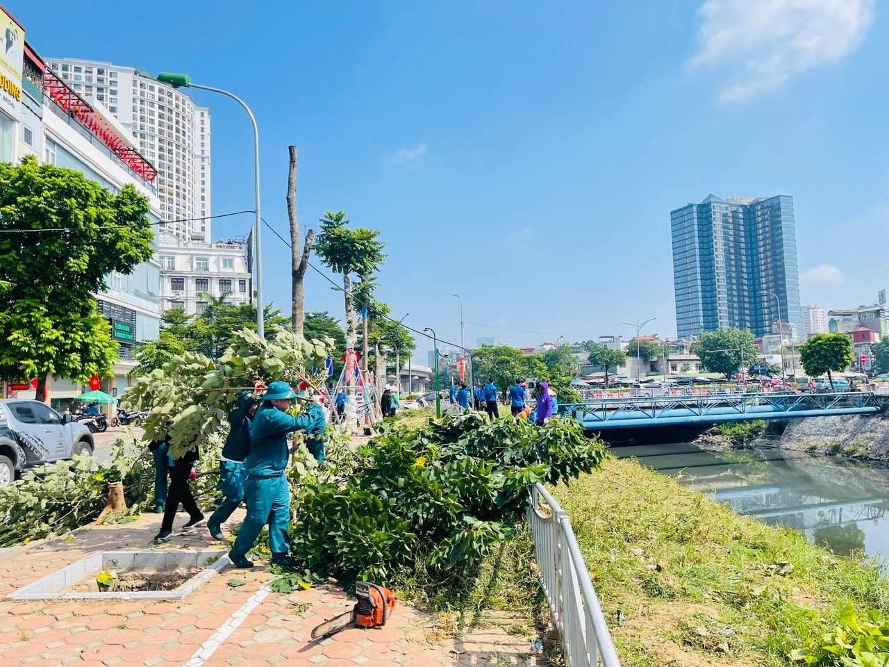 Hà Nội: Phường Khương Đình ra quân thực hiện phong trào thi đua hướng tới đô thị "Sáng - Xanh - Sạch - Đẹp"- Ảnh 5.