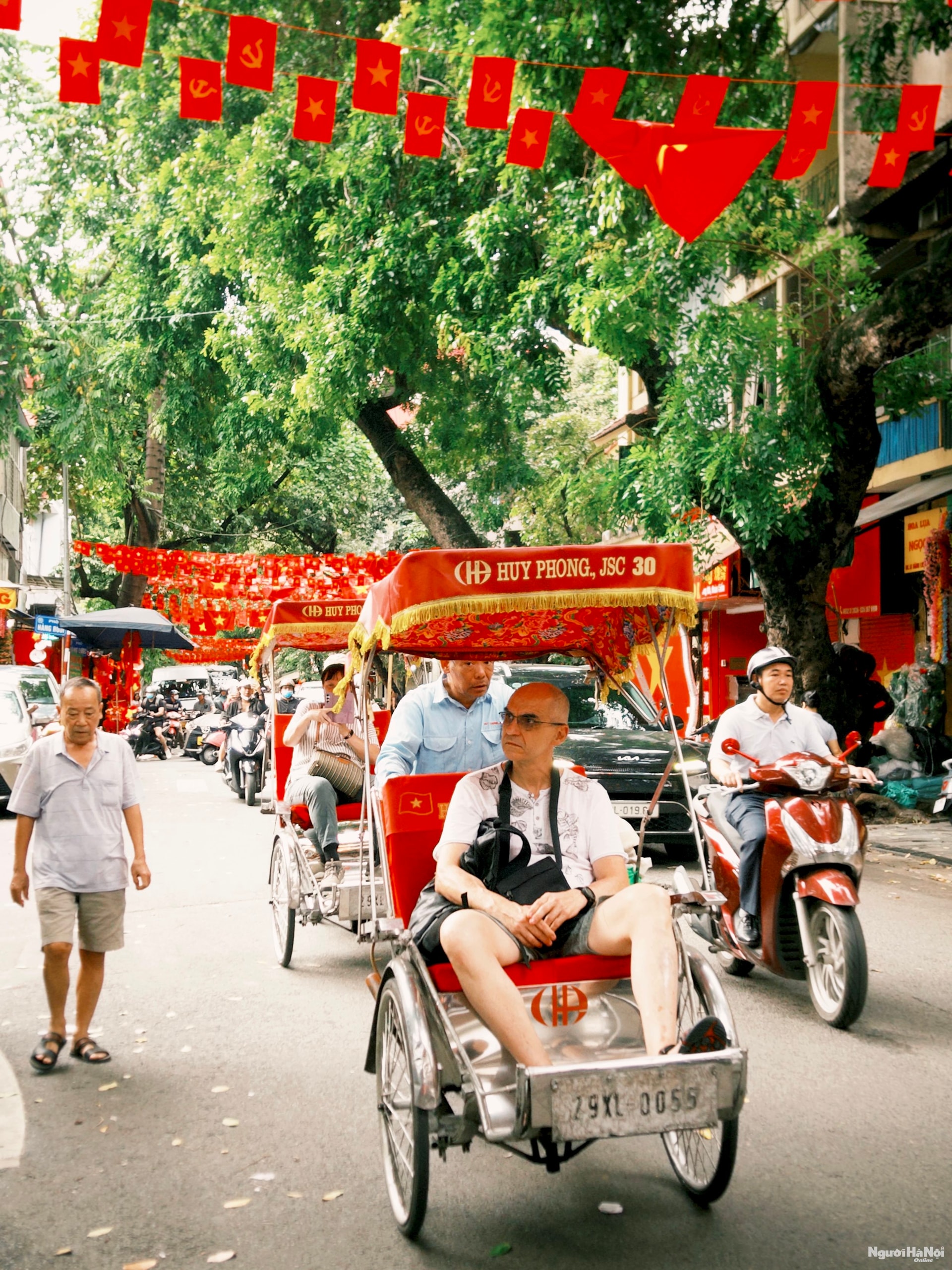 Hà Nội rực rỡ cờ hoa – Tự hào 80 năm mùa Thu cách mạng- Ảnh 6.