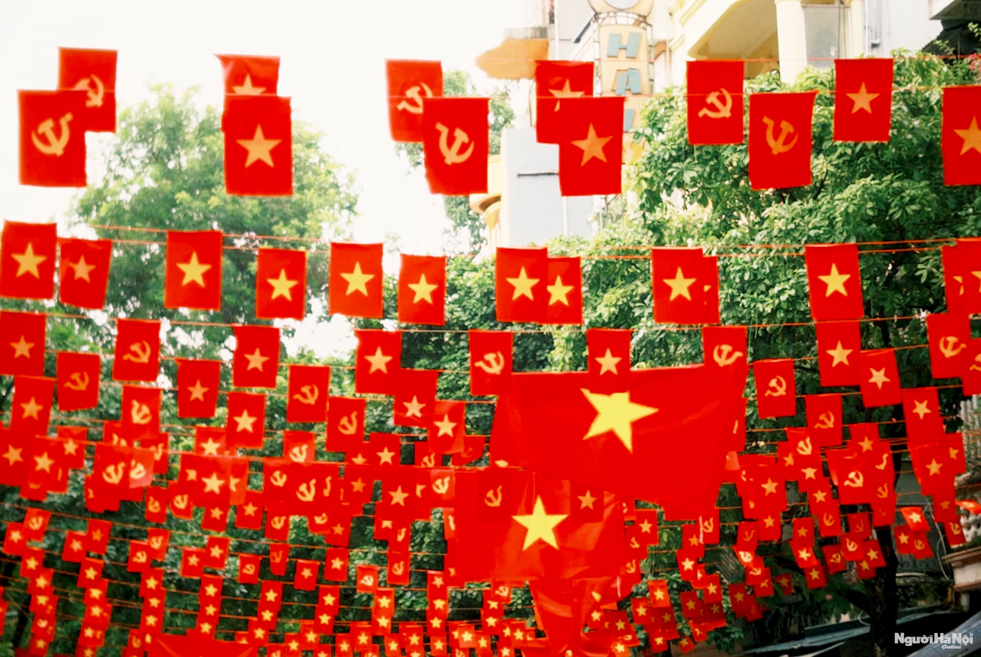 Hà Nội rực rỡ cờ hoa – Tự hào 80 năm mùa Thu cách mạng- Ảnh 4.