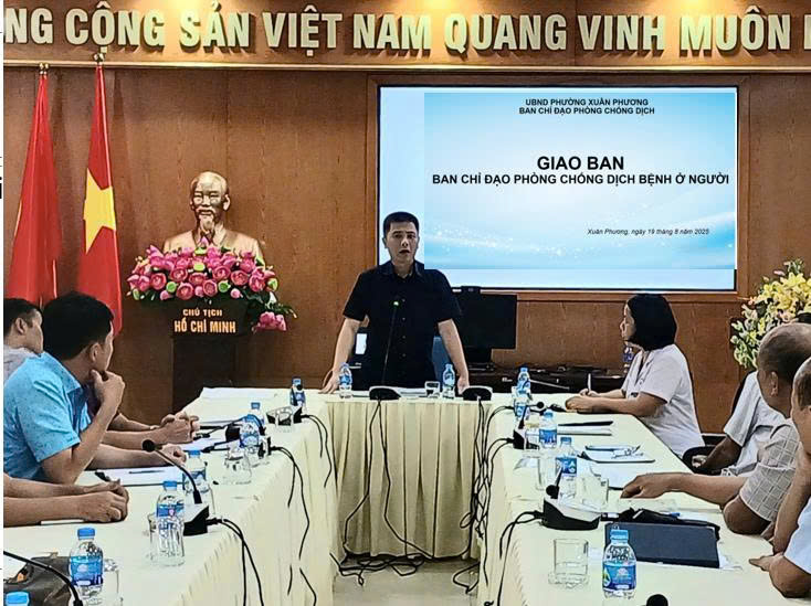 UBND phường Xuân Phương triển khai họp giao ban Ban Chỉ đạo phòng, chống dịch bệnh ở người.- Ảnh 2.