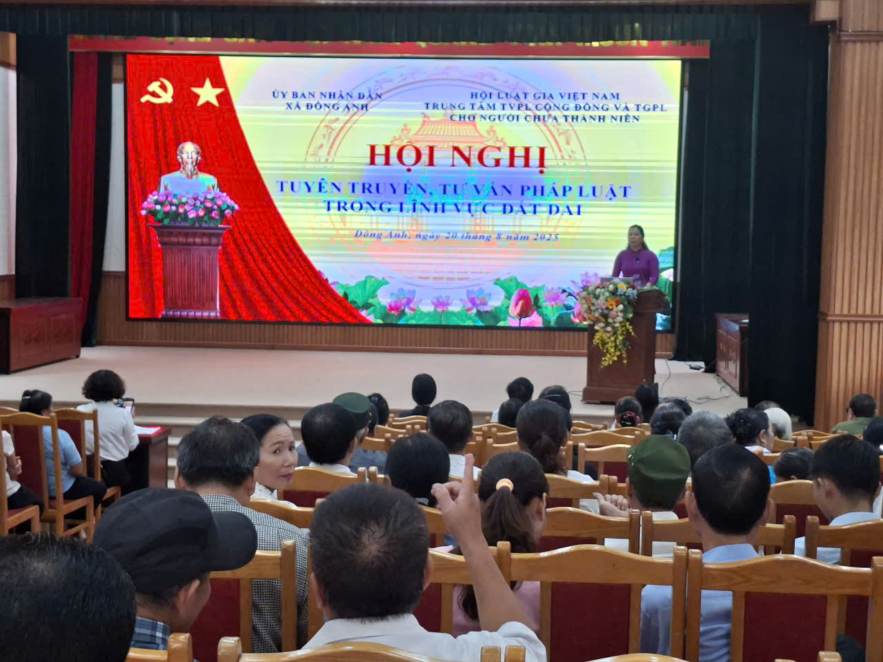 ỦY BAN NHÂN DÂN XÃ ĐÔNG ANH TỔ CHỨC HỘI NGHỊ TUYÊN TRUYỀN, TƯ VẤN PHÁP LUẬT TRONG LĨNH VỰC ĐẤT ĐAI- Ảnh 2.