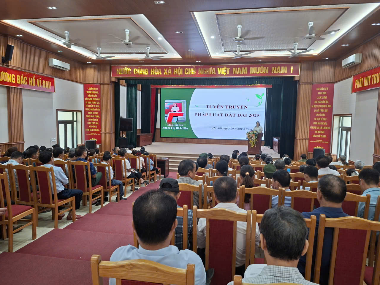 ỦY BAN NHÂN DÂN XÃ ĐÔNG ANH TỔ CHỨC HỘI NGHỊ TUYÊN TRUYỀN, TƯ VẤN PHÁP LUẬT TRONG LĨNH VỰC ĐẤT ĐAI- Ảnh 3.