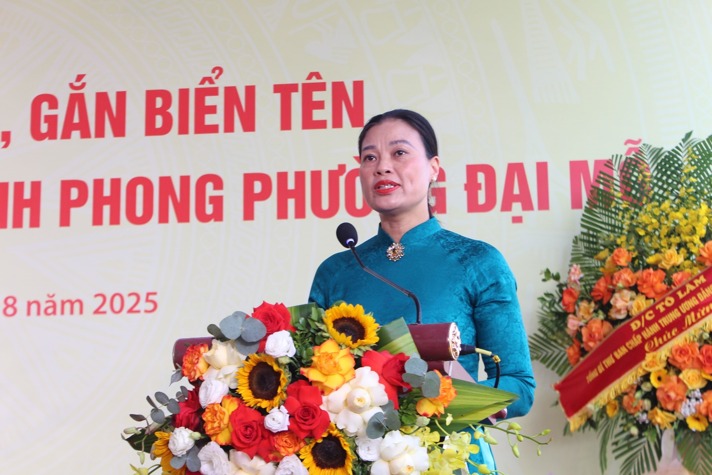 Phường Đại Mỗ trang trọng tổ chức Lễ công bố Quyết định, gắn biển tên tuyến phố Lê Giản và Bạch Thành Phong- Ảnh 3.