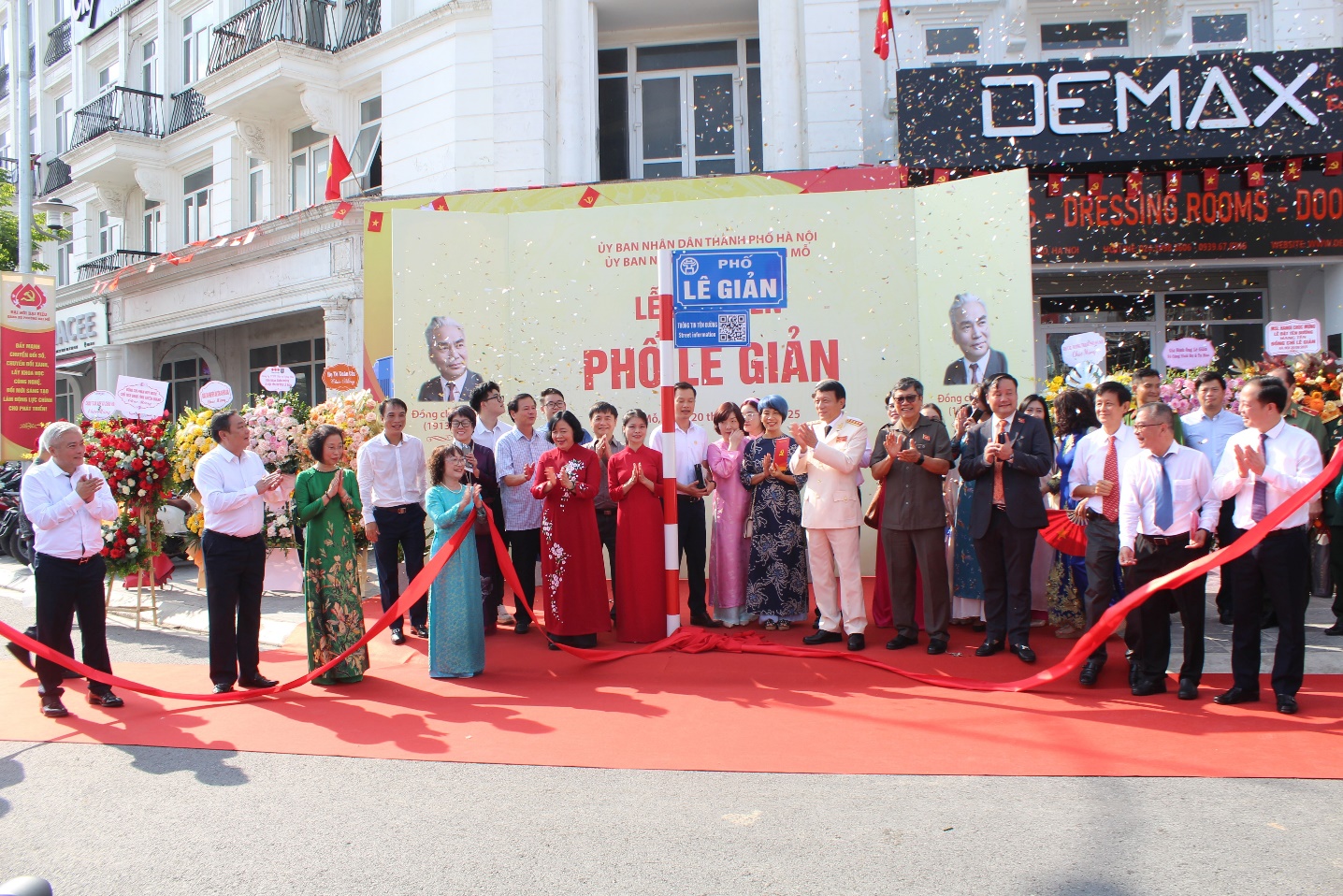 Phường Đại Mỗ trang trọng tổ chức Lễ công bố Quyết định, gắn biển tên tuyến phố Lê Giản và Bạch Thành Phong- Ảnh 5.