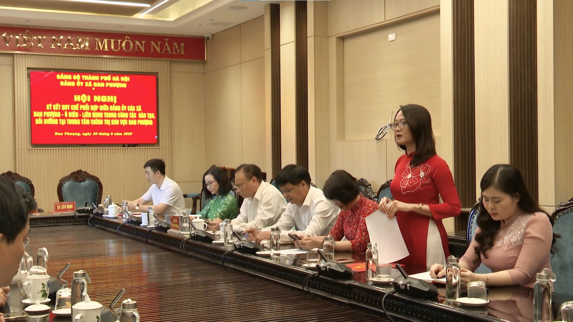 Hội nghị ký kết Quy chế phối hợp trong công tác đào tạo, bồi dưỡng cán bộ, đảng viên khu vực Đan Phượng- Ảnh 1.