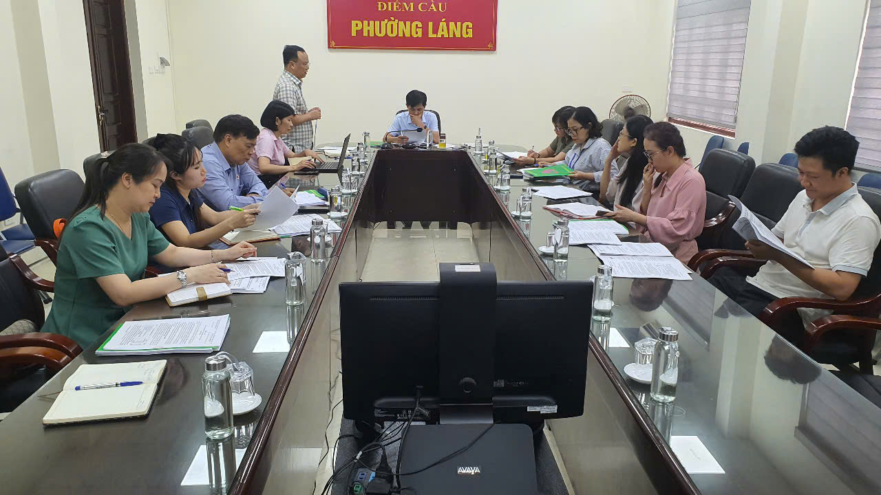 UBND phường Láng làm việc với Ngân hàng Chính sách Xã hội Đống Đa về việc thực hiện nhiệm vụ trên địa bàn phường 6 tháng cuối năm 2025- Ảnh 1.