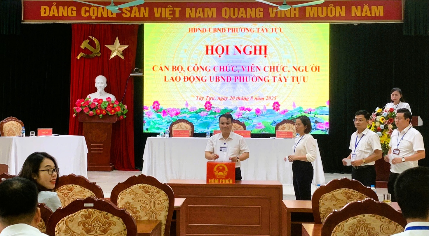 UBND phường Tây Tựu tổ chức Hội nghị cán bộ, công chức, viên chức, người lao động năm 2025- Ảnh 5.