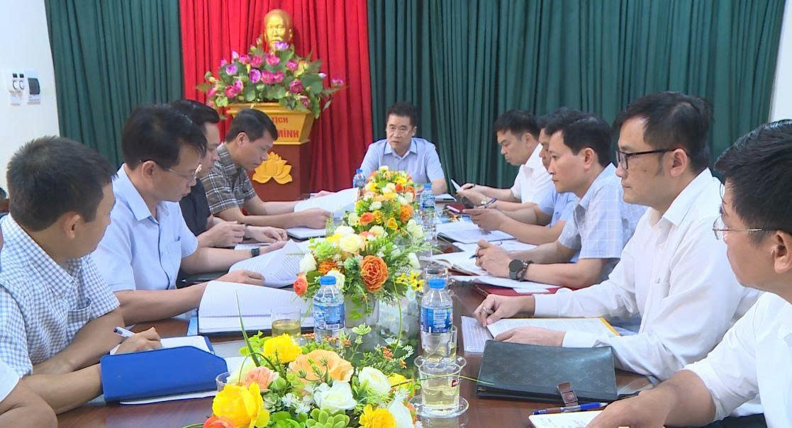 Xã Hát Môn giao ban tiến độ dự án đầu tư xây dựng hạ tầng kỹ thuật Cụm công nghiệp trên địa bàn xã Hát Môn- Ảnh 1.