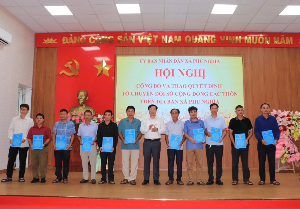 Tăng tốc chiến dịch "45 ngày đêm hỗ trợ chuyển đổi số"- Ảnh 2.