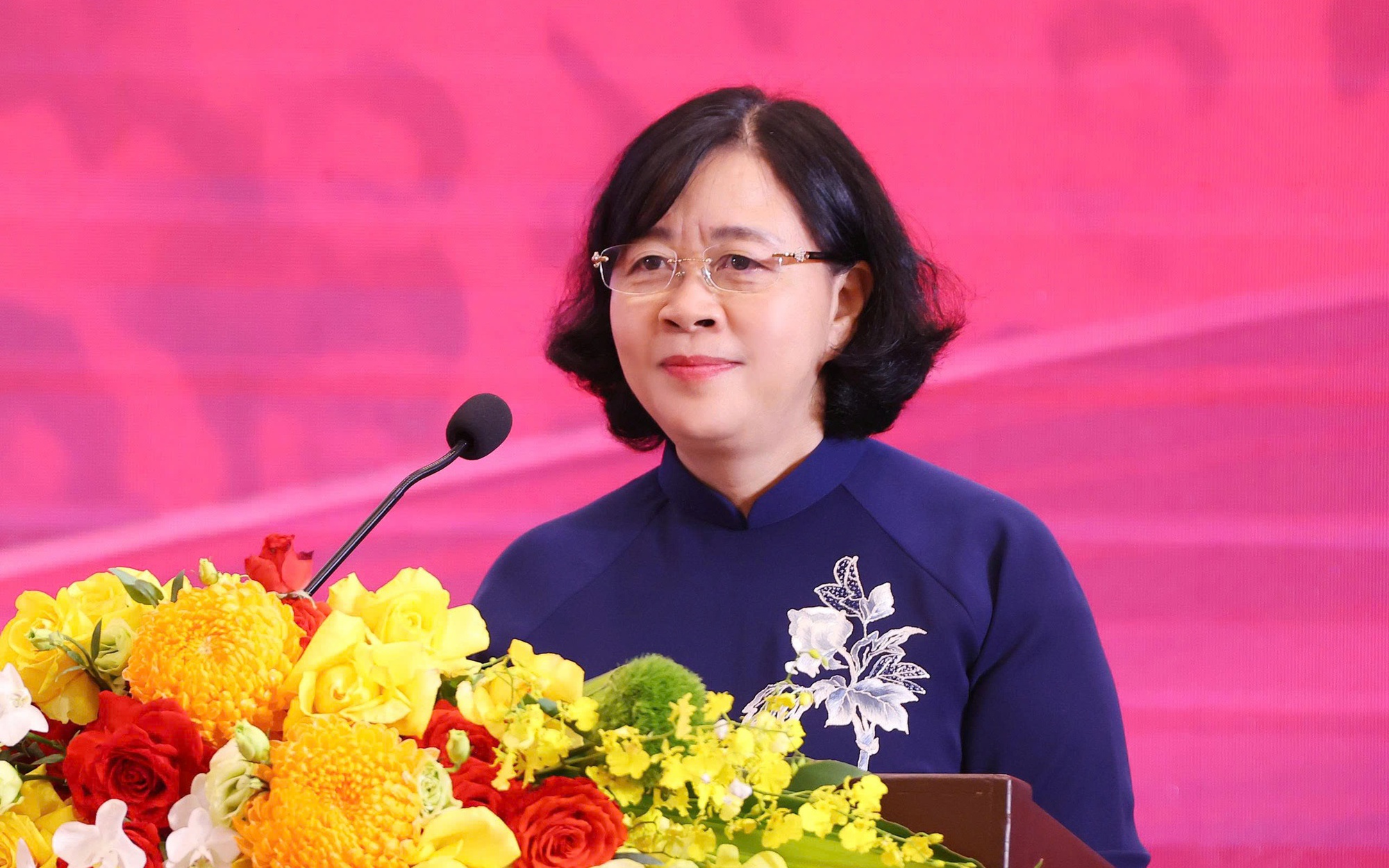 Đồng chí Bùi Thị Minh Hoài, Ủy viên Bộ Chính trị, Bí thư Thành ủy, Trưởng Đoàn đại biểu Quốc hội thành phố Hà Nội 