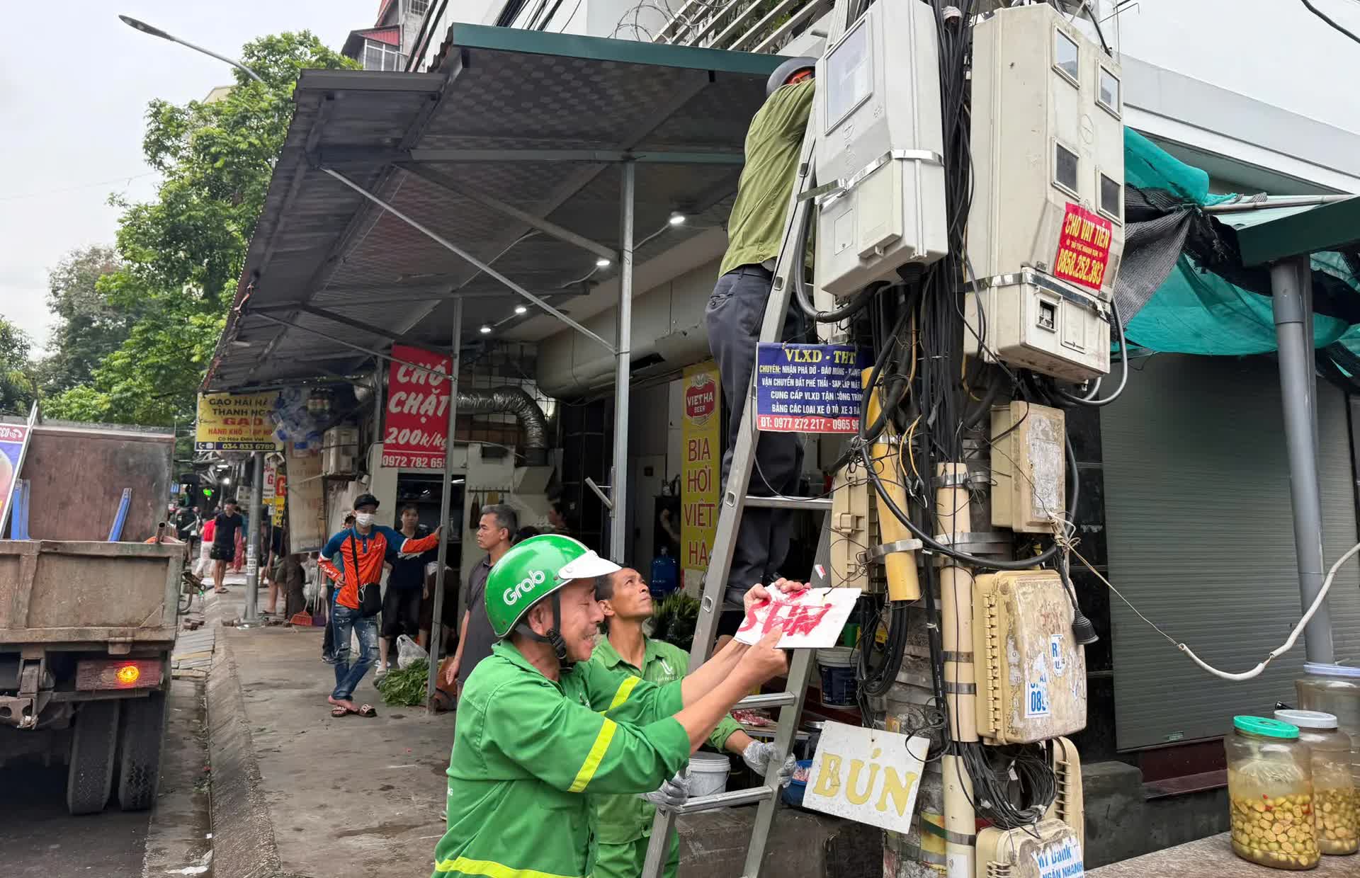 Quyết tâm tạo chuyển biến rõ nét trong công tác quản lý trật tự đô thị- Ảnh 5.