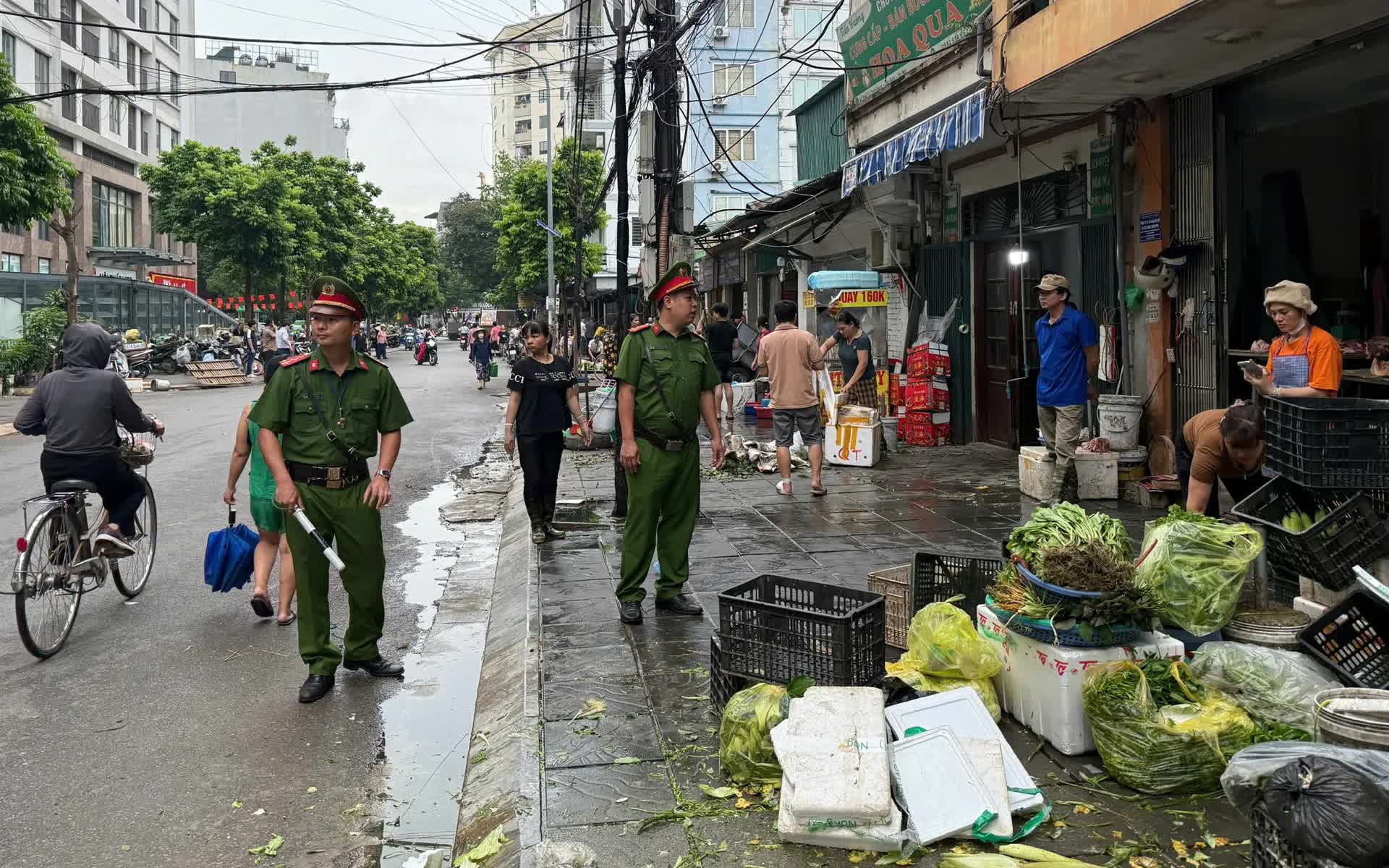 Quyết tâm tạo chuyển biến rõ nét trong công tác quản lý trật tự đô thị- Ảnh 4.
