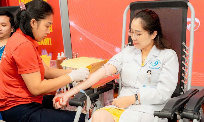 Blouse trắng – Sáng trong từng giọt máu thiện nguyện- Ảnh 1.