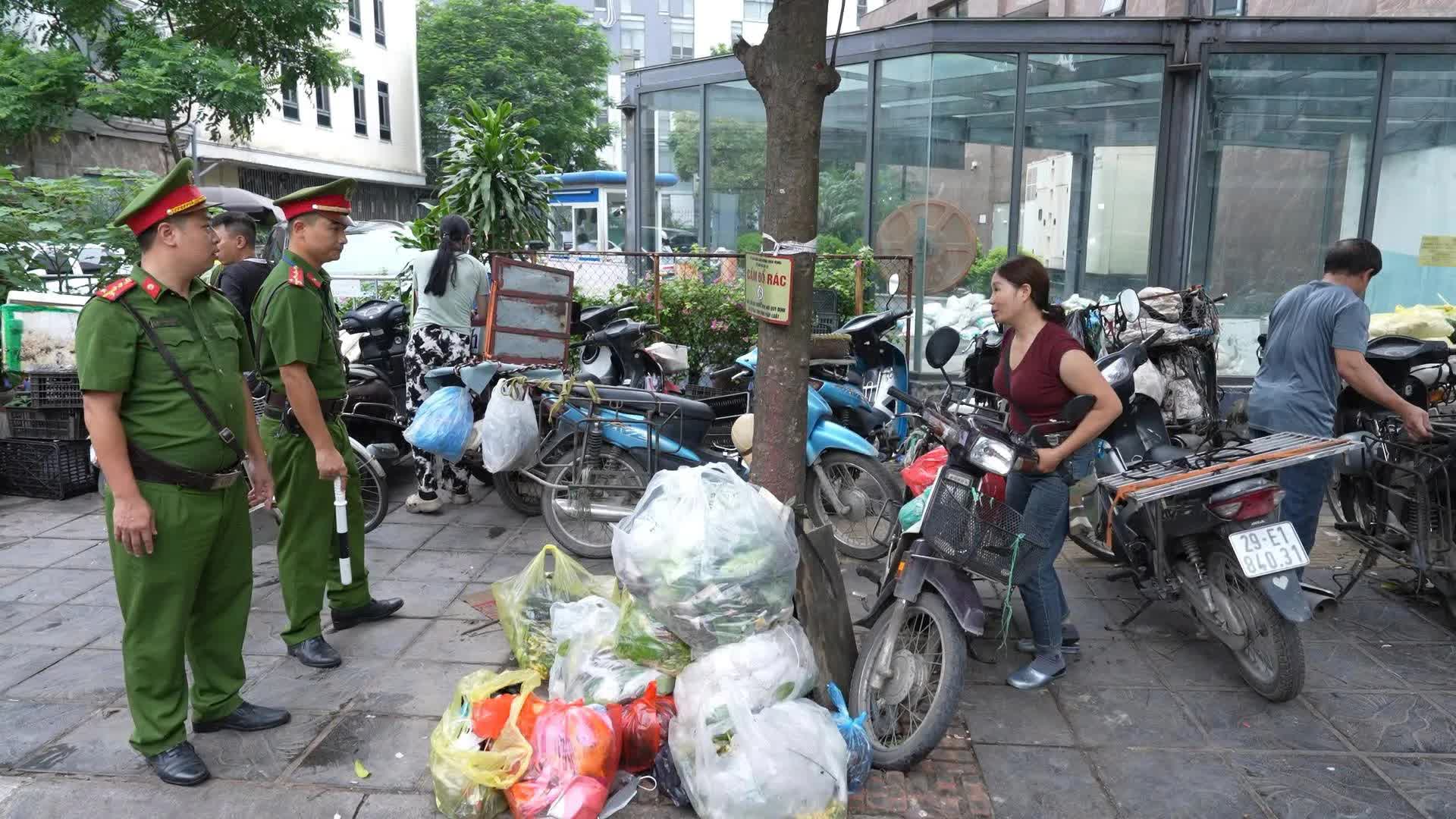 Quyết tâm tạo chuyển biến rõ nét trong công tác quản lý trật tự đô thị- Ảnh 2.