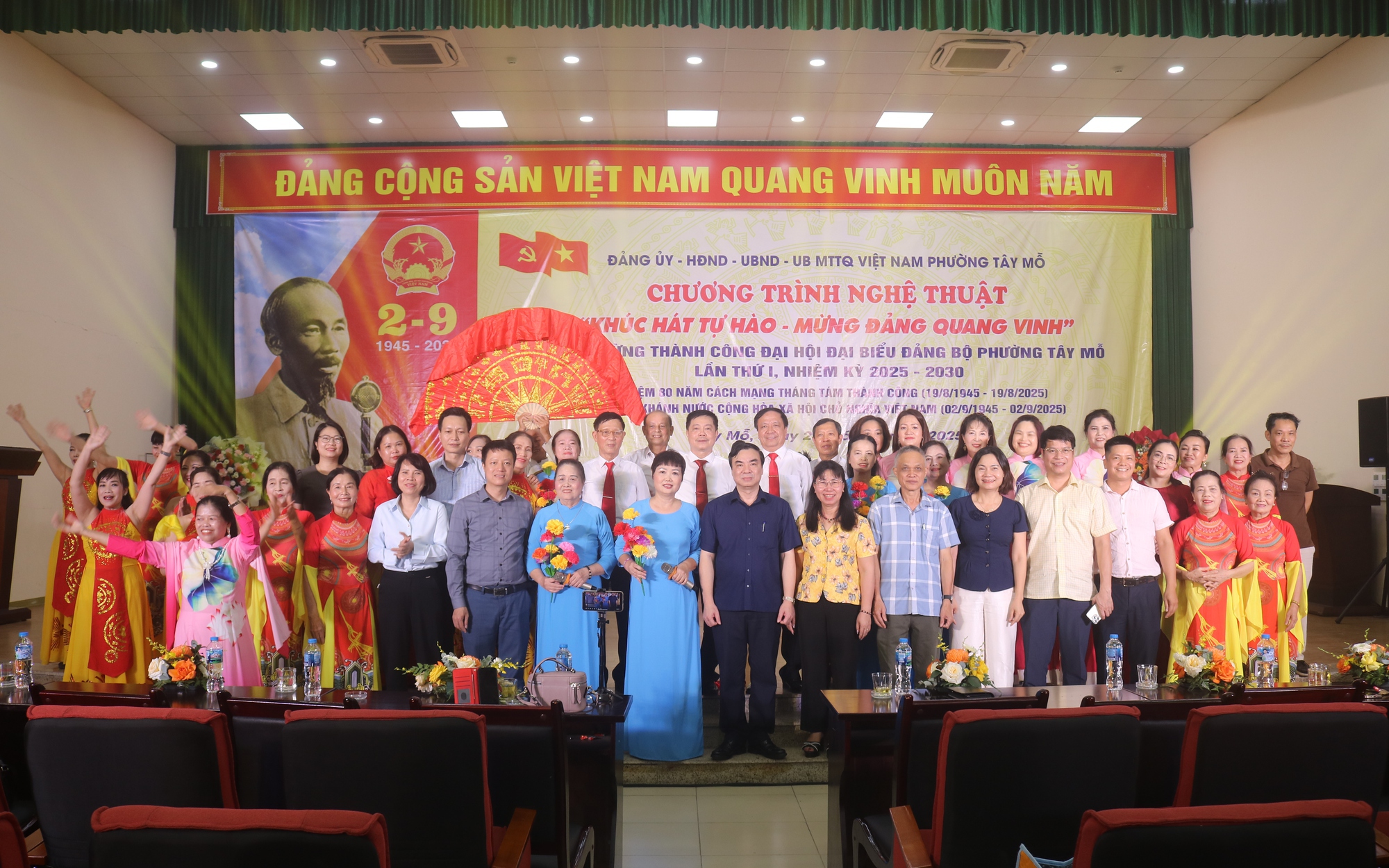 Chương trình nghệ thuật chào mừng thành công Đại hội đại biểu Đảng bộ phường Tây Mỗ lần thứ I, nhiệm kỳ 2025 – 2030