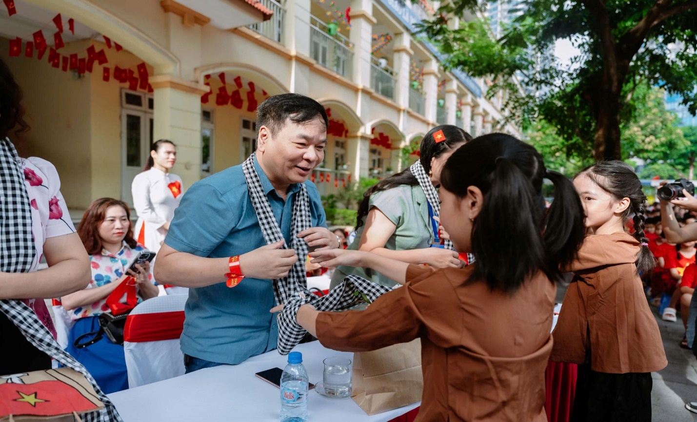 C:\Users\PHUONG TRAN\Desktop\chuẩn 18-8\ẢNH\6a2c777b78acf0f2a9bd.jpg